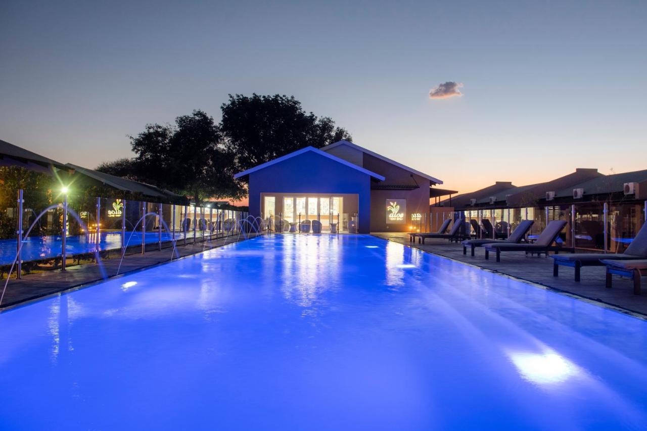 Palm Park Hotel Lephalale エクステリア 写真